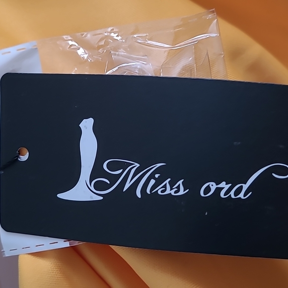 Miss ord one shoulder split thigh - Picture 2 of 4